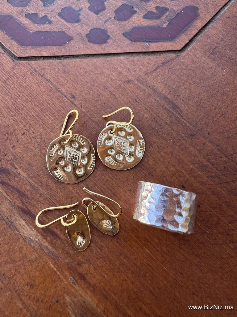 Brookolie Gifts & Jewelry Classes