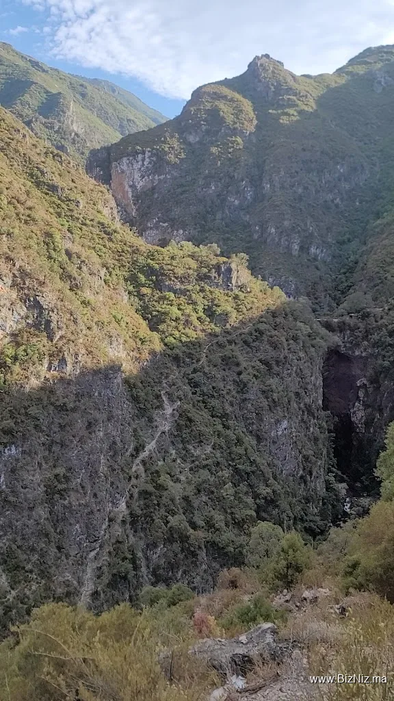 قنطرة ربي God's bridge Canyon | ⵄⴰⵏⴷⴰⵔⵜ ⵏ ⵔⵓⴱⴱⵉ