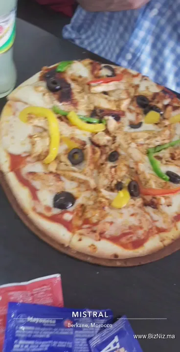 Mistral : Café, Restaurant & Pizzeria