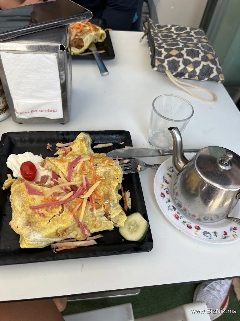 Aji DouQ : Café & Restaurant