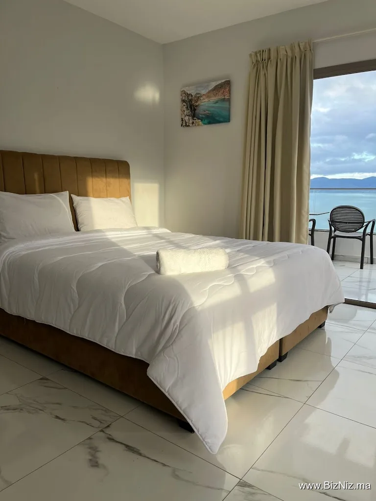 GOLDEN BAY