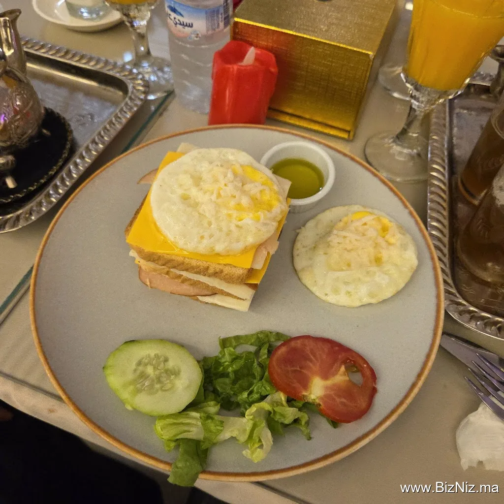 L'Élysée : Café, Restaurant & Pâtisserie