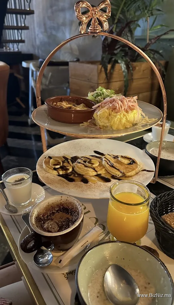 BLOOM TREE { Restaurant & Café }