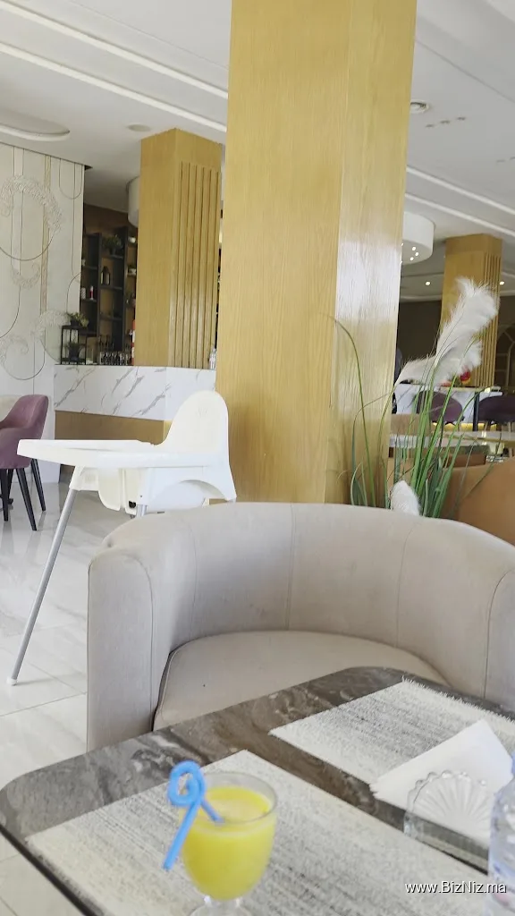 RH iCe : Café & Restaurant