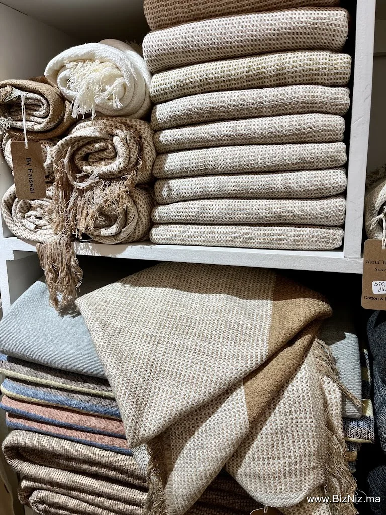 By Faissal - Traditional weaving - handwoven scarves - Marrakech