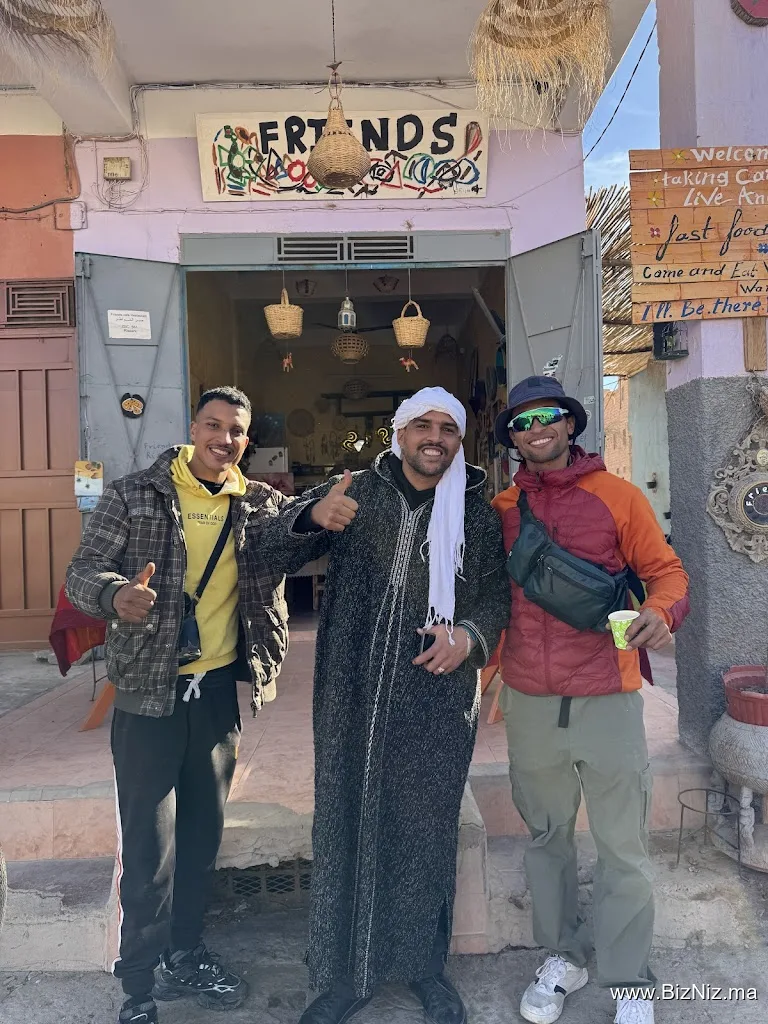 Friends café restaurant جبر الخواطر