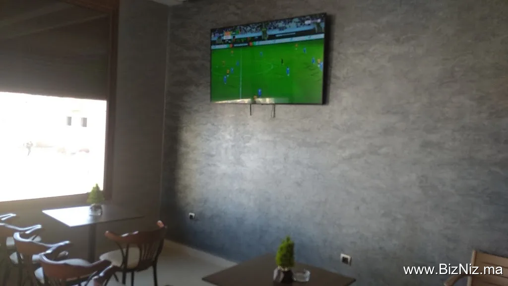 The lion coffee مقهى الأسد